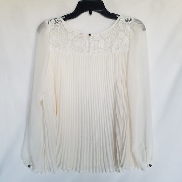 Sundance Peasant Style Lace Yoke Pleated Guinevere Blouse - Picture 11 of 12